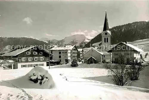 Steibis Ortspartie mit Kirche Winterpanorama Allgaeuer Alpen Kat. Oberstaufen