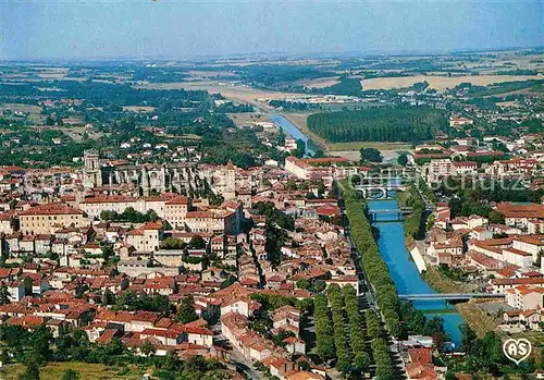 Auch Gers Vue aerienne sur la ville traversee par le Gers Kat. Auch