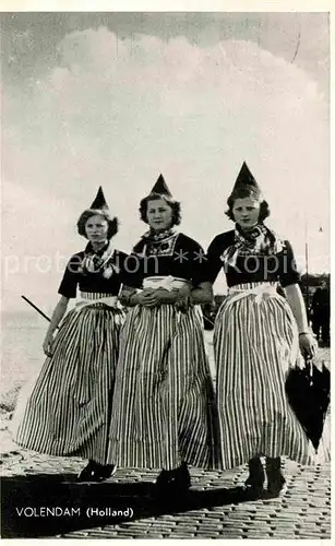 Volendam Drei Damen in Tracht Kat. Niederlande