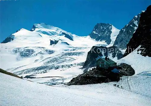 Britanniahuette Berghaus mit Strahlhorn Adlerpass Rimpfischhorn Gebirgspanorama Walliser Alpen Kat. Saas Fee