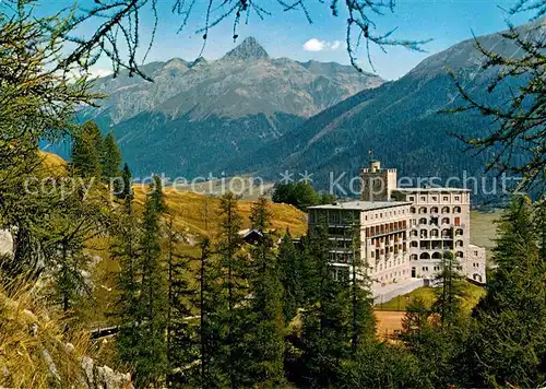 Zuoz GR Hotel Castell Oberengadin gegen Piz d Esan Livignoalpen Schweizer Nationalpark Kat. Zuoz