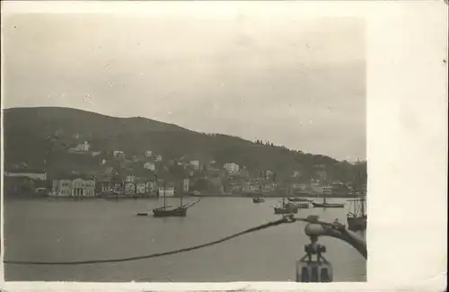 Therapia Tarabya Bosporus Hafen / Istanbul /