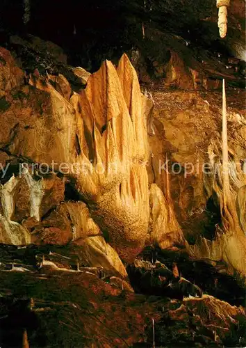 Hoehlen Caves Grottes Moravsky Kras Jeskyne Punkevni Vecni milenci Kat. Berge