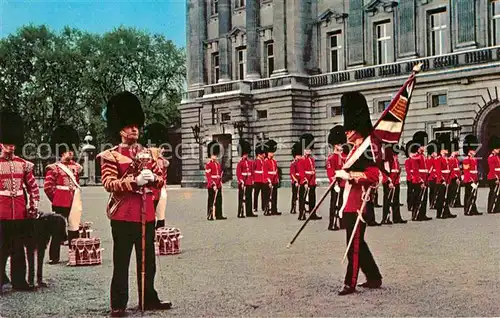 Leibgarde Wache Changing the Guards Ceremony Buckingham Palace London Kat. Polizei