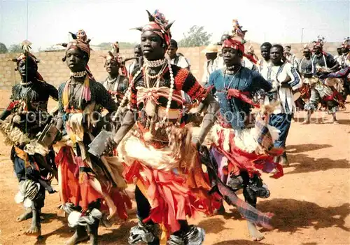 Tanz Taenzer Burkina Faso Danseurs Warba du Ganzourgou