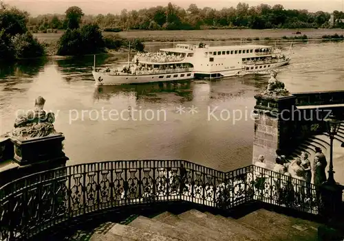 Motorschiffe Karl Marx Schloss Pillnitz  Kat. Schiffe