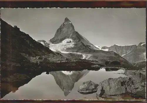 AK / Ansichtskarte Zermatt VS Riffelsee mit Matterhorn Kat. Zermatt