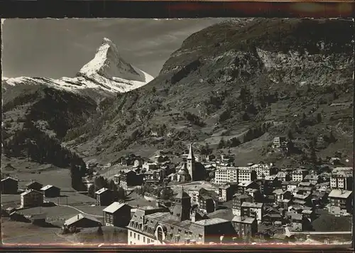 AK / Ansichtskarte Zermatt VS Panorama mit Blick auf Matterhorn Kat. Zermatt