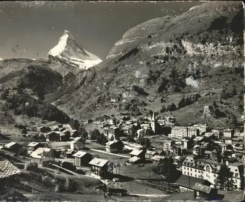 AK / Ansichtskarte Zermatt VS mit Blick zum Matterhorn Kat. Zermatt