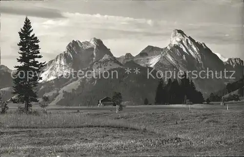 AK / Ansichtskarte Saanenmoeser Hornberg mit Gummifluh und R?blihorn / Saanenmoeser /Bz. Saanen