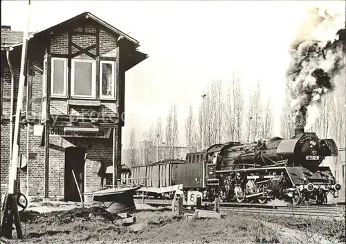 AK / Ansichtskarte Schwarza Rudolstadt Dampflokomotive mit Durchgangsgueterzug nach Saalfeld Kat. Rudolstadt