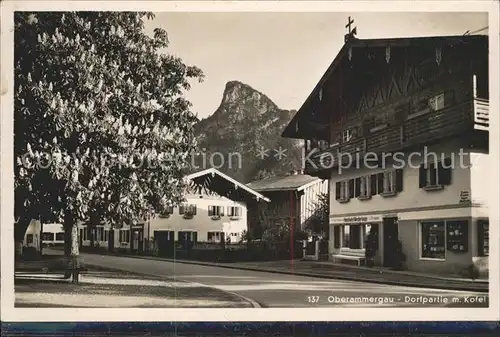 AK / Ansichtskarte Oberammergau Dorfpartie mit Kofel Kastanie Kat. Oberammergau