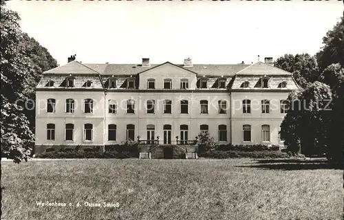 AK / Ansichtskarte Weissenhaus Schloss  Kat. Wangels