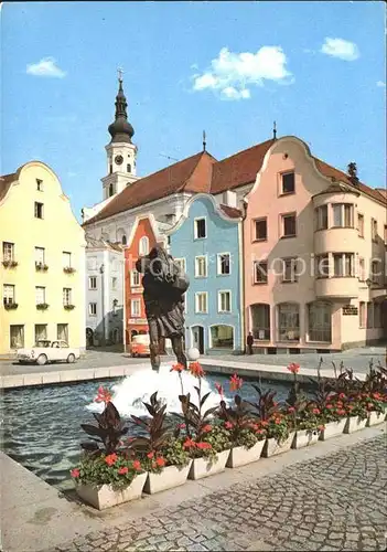 AK / Ansichtskarte Schaerding Stadtplatz mit Christophorusbrunnen Kat. Schaerding