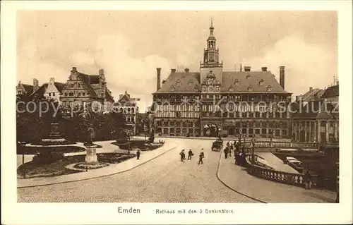 AK / Ansichtskarte Emden Ostfriesland Rathaus Drei Denkmaeler / Emden /Emden Stadtkreis
