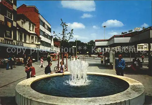 AK / Ansichtskarte Ruesselsheim Main Friedensplatz Springbrunnen Kat. Ruesselsheim