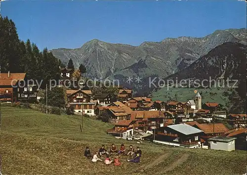 AK / Ansichtskarte Tschiertschen Ortsansicht mit Kirche Alpenpanorama Kat. Tschiertschen