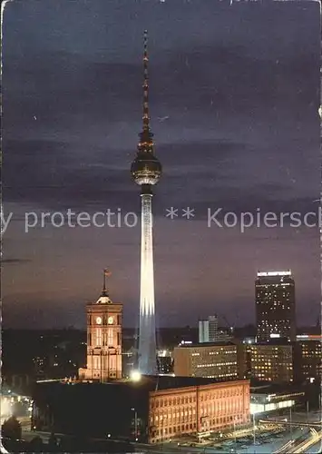 AK / Ansichtskarte Berlin Fernsehturm Hauptstadt der DDR Nachtaufnahme Kat. Berlin