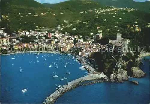 AK / Ansichtskarte Lerici Fliegeraufnahme mit Schloss und Hafen Kat. Lerici Riviera