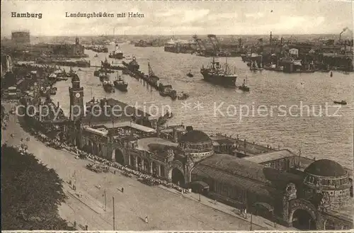 AK / Ansichtskarte Hamburg Landungsbruecken mit Hafen Schiffe Kat. Hamburg