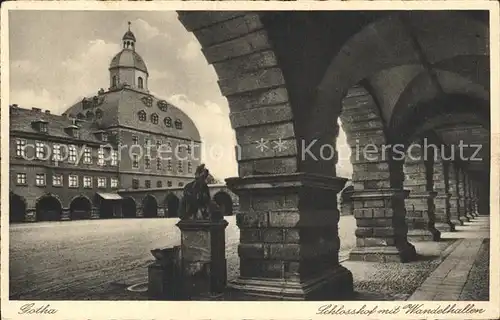 AK / Ansichtskarte Gotha Thueringen Schlosshof Wandelhallen Arkaden Kat. Gotha