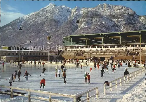 AK / Ansichtskarte Garmisch Partenkirchen Olympia Eisstadion gegen Kramer Ammergauer Alpen Huber Karte Nr 8016 Kat. Garmisch Partenkirchen
