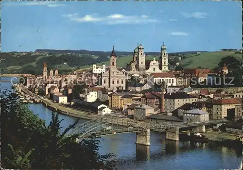 AK / Ansichtskarte Passau Donaupartie mit Hafen Bruecke Kirche Kat. Passau