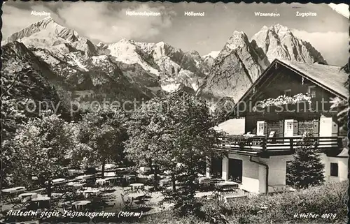 AK / Ansichtskarte Garmisch Partenkirchen Aulealm gegen Zugspitzgruppe Wettersteingebirge Huber Karte Nr 10679 Kat. Garmisch Partenkirchen