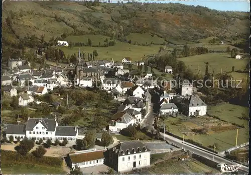 AK / Ansichtskarte Saint-Martin-Valmeroux Vue generale aerienne et le Cours Complementaire / Saint-Martin-Valmeroux /Arrond. de Mauriac