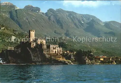 AK / Ansichtskarte Malcesine Lago di Garda Castello Scaligero e Monte Baldo Schloss Gardasee Kat. Malcesine
