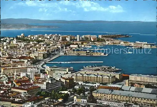 AK / Ansichtskarte Trieste Panorama Porto Hafen Kat. Trieste