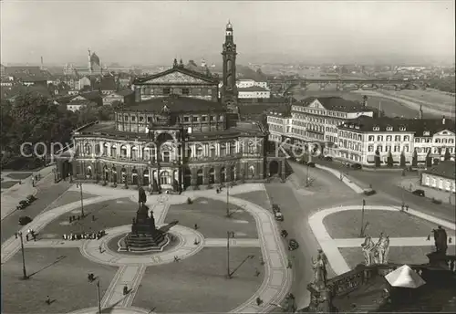 AK / Ansichtskarte Dresden Blick vom Schlossturm Theaterplatz Opernhaus Hotel Bellevue Denkmal vor der Zerstoerung 1945 Kat. Dresden Elbe