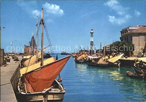 AK / Ansichtskarte Riccione Barche e riposo Porto Hafen Riviera Adriatica
