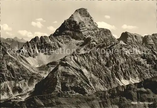 AK / Ansichtskarte Hochvogel mit Fuchskarspitze und Prinz Luitpoldhaus Kat. Bad Hindelang