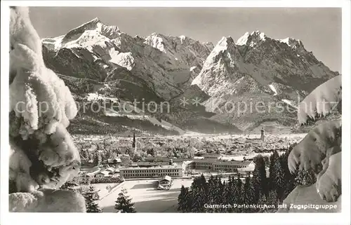 AK / Ansichtskarte Garmisch Partenkirchen Winterpanorama mit Zugspitzgruppe Wettersteingebirge Kat. Garmisch Partenkirchen