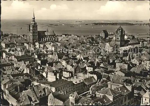 AK / Ansichtskarte Stralsund Mecklenburg Vorpommern Blick auf Jacobi und Nikolaikirche Kat. Stralsund