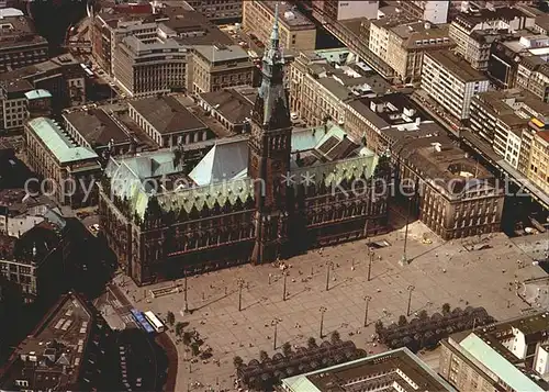 AK / Ansichtskarte Hamburg Fliegeraufnahme Rathaus und Markt  Kat. Hamburg