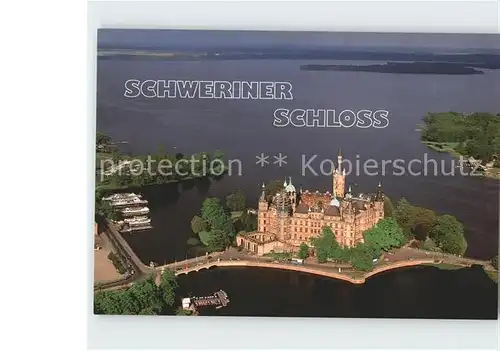 AK / Ansichtskarte Schwerin Mecklenburg Schweriner Schloss im Schweriner See Schlossinsel Fliegeraufnahme Kat. Schwerin