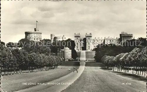 AK / Ansichtskarte Windsor Castle The Long Walk Kat. City of London