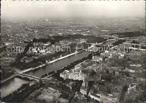 AK / Ansichtskarte Paris Vue panoramique prise de la Tour Eiffel la Seine la butte Montmartre Kat. Paris