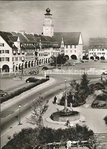 AK / Ansichtskarte Freudenstadt Marktplatz Brunnen Kirche Hoehenluftkurort Schwarzwald Kat. Freudenstadt