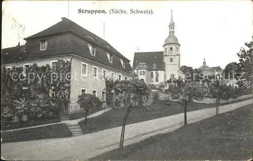 AK / Ansichtskarte Struppen Ortspartie bei der Kirche Kat. Struppen