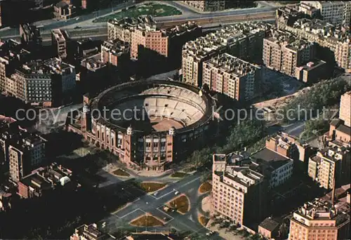 AK / Ansichtskarte Barcelona Cataluna Plaza de Toros Monumental vista aerea Stierkampfarena Kat. Barcelona