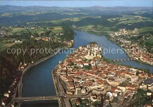 AK / Ansichtskarte Passau Dreifluessestadt am Zusammenfluss von Donau Inn und Ilz Fliegeraufnahme Kat. Passau