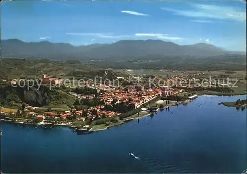 AK / Ansichtskarte Angera Lago Maggiore Alpen Fliegeraufnahme Kat. Varese