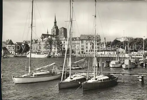 AK / Ansichtskarte Stralsund Mecklenburg Vorpommern Hafen Segelboote Kat. Stralsund