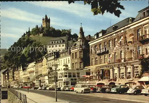AK / Ansichtskarte Cochem Mosel Moselstrasse mit Blick zur Reichsburg Kat. Cochem
