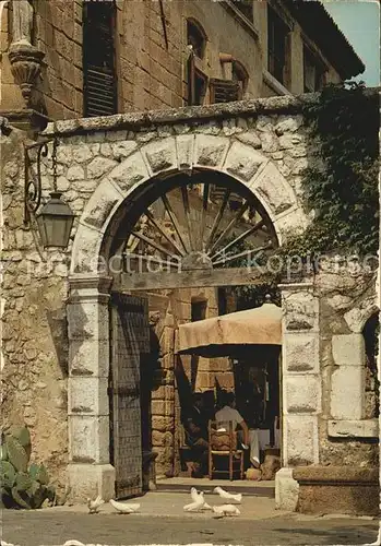 AK / Ansichtskarte Saint Paul de Vence La Colombe d Or le Portail Kat. La Colle sur Loup