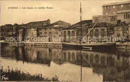 AK / Ansichtskarte Cognac Les Quais et vieilles Tours Kat. Cognac