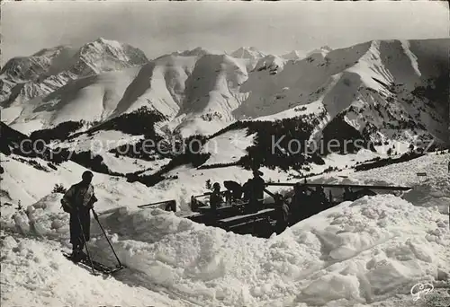AK / Ansichtskarte Megeve Mont Blanc et la Chaine du Mont Joly vue du Chalet de Rochebrune Gebirgspanorama Kat. Megeve